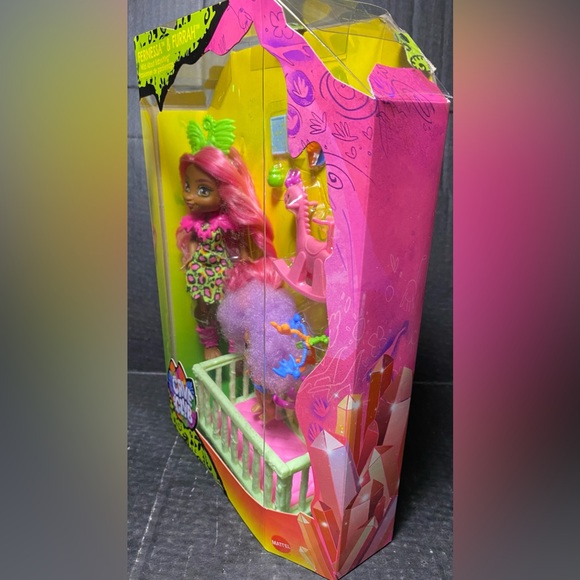 Cave Club Fernessa & Furrah  Wild About Babysitting Brand New Sealed Box - Picture 5 of 11